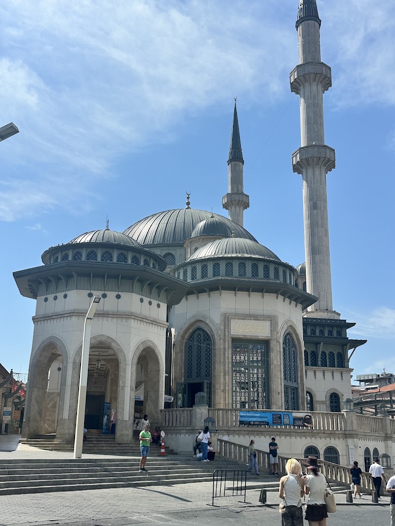VLH TRAVEL TEMARA